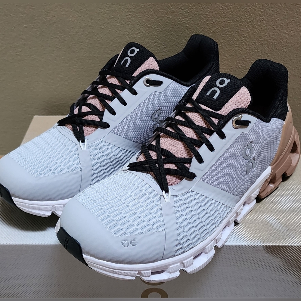 On Cloudflyer, women's 7.5 NWOT